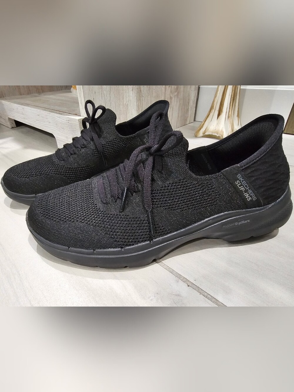 Skechers Slip Ins Womens Black Knit Slip-On Hands Free Sneakers Size 7.5